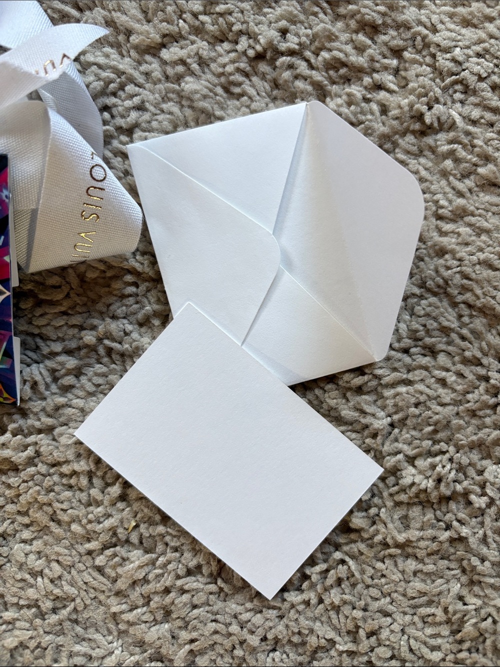 Louis Vuitton Limited Edition 2019 shopping bag & unused gift tag with ribbon - Picture 12 of 13